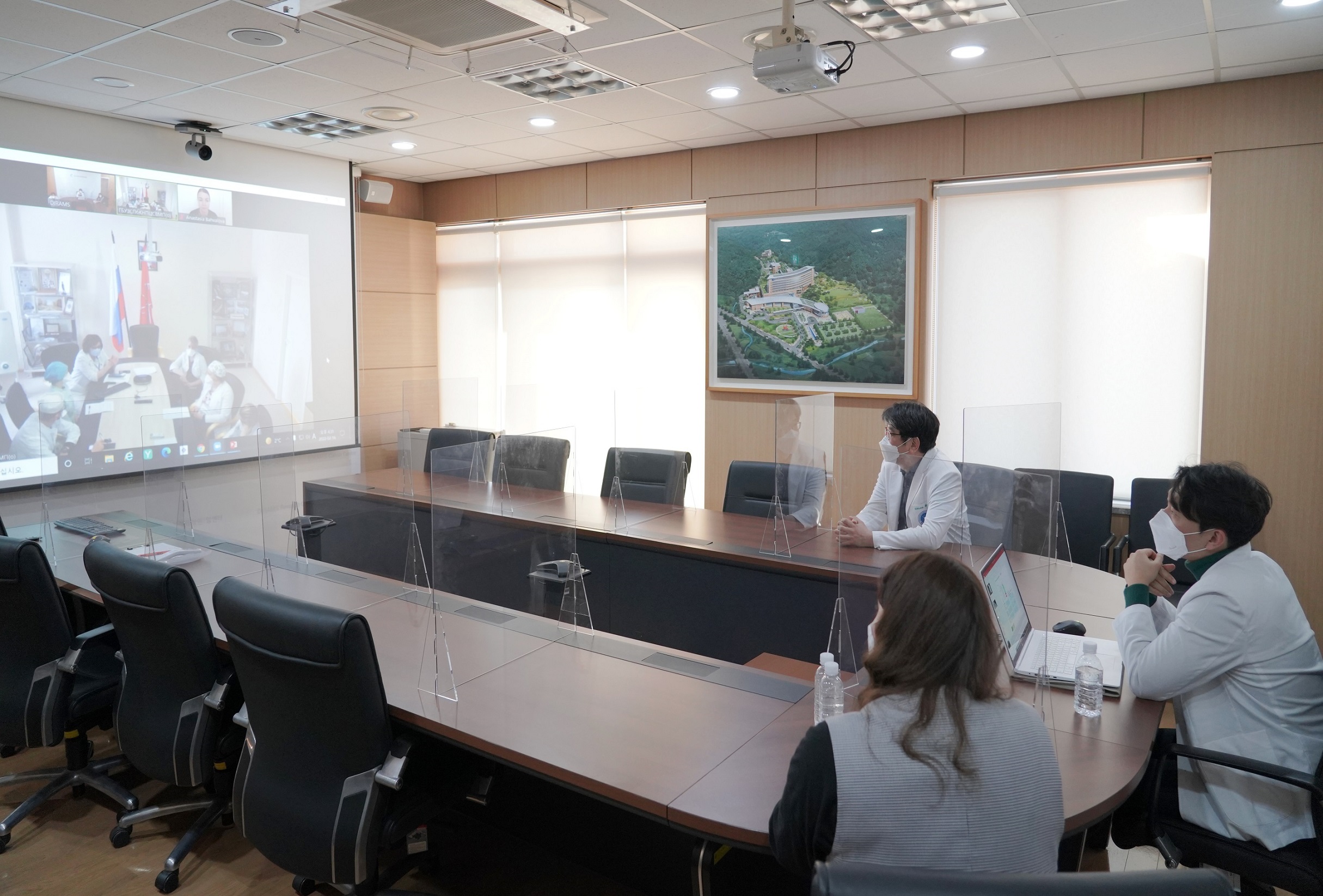 동남권원자력의학원 러시아 상트페테르부르크  암센터와 온라인 컨퍼런스 개최
