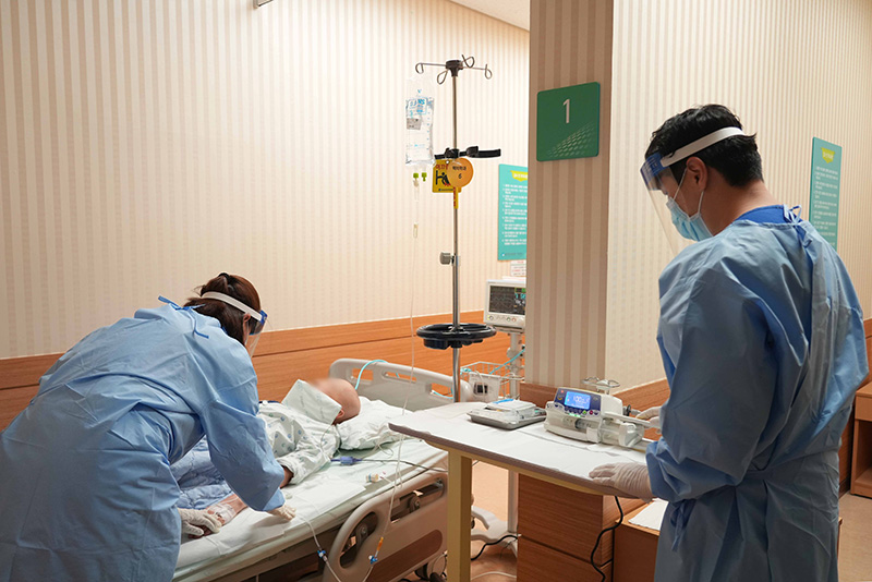 방사선 유도 미사일 치료, 암세포만 선택적 공격하는 플루빅토 치료 시작 