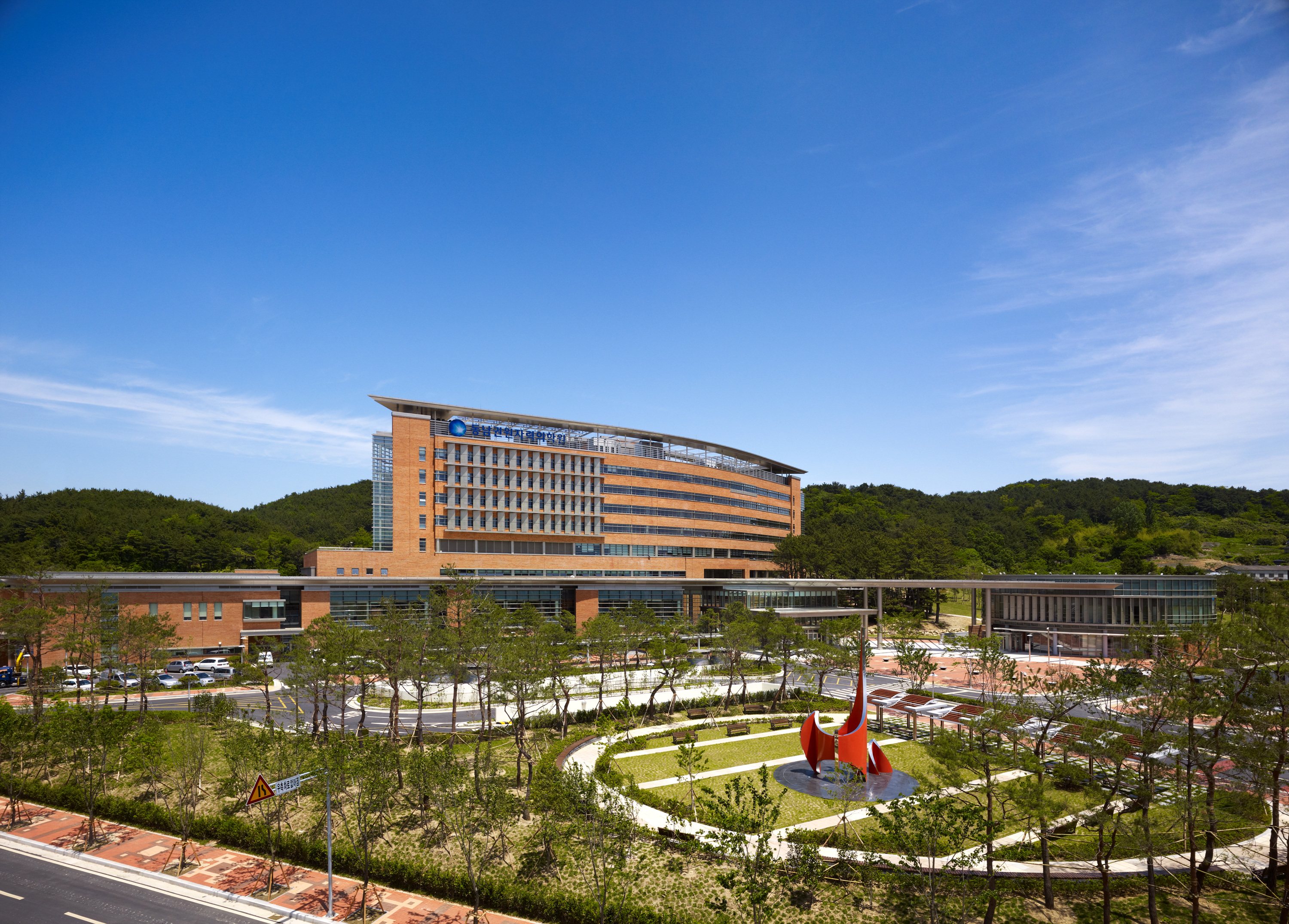 동남권원자력의학원 7.16(금) 정식 개원,의료용 중입자가속기 개발과 연계해 최고의 연구중심병원 지향 