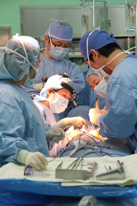 갑상선암 새 로봇수술법, 치료·흉터 걱정 다 잡았다