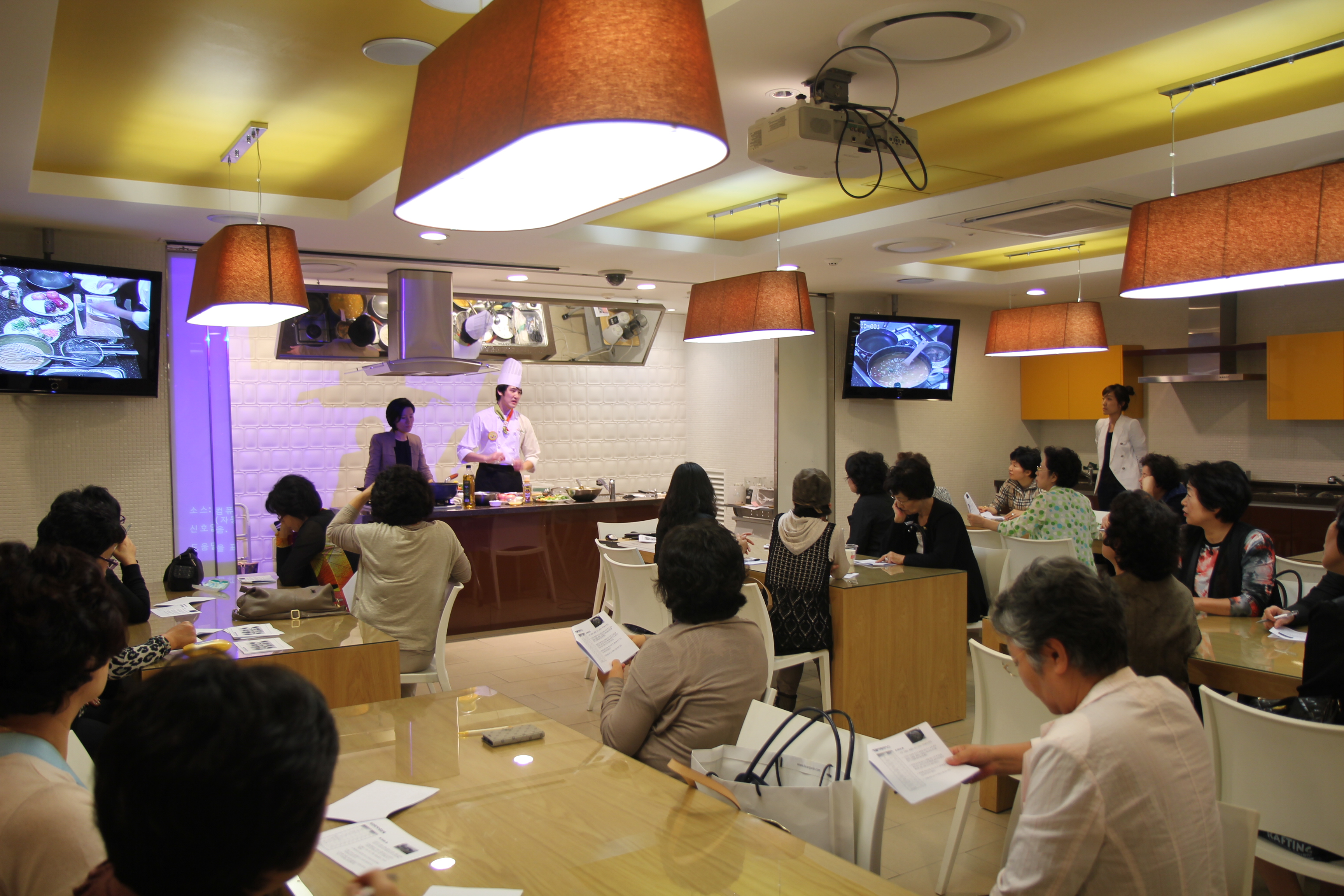 현대백화점과 함께 하는 건강강좌